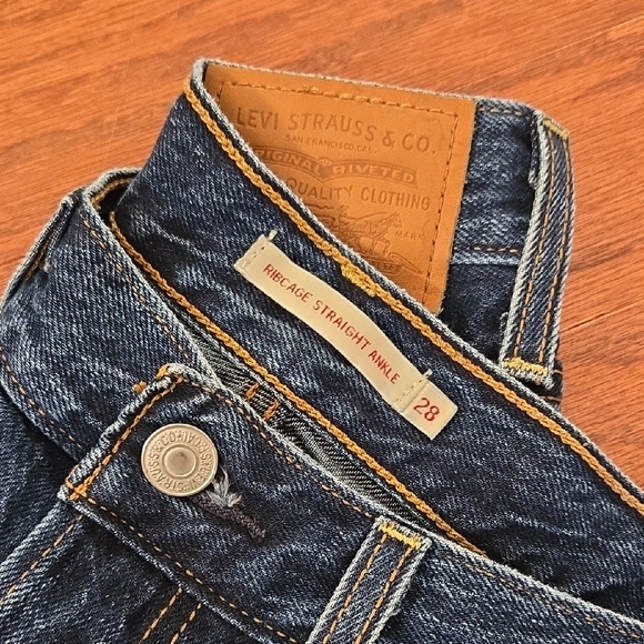 Levi's Denim - Levi's Ribcage Straight Ankle Dark Wash Women's Jeans
